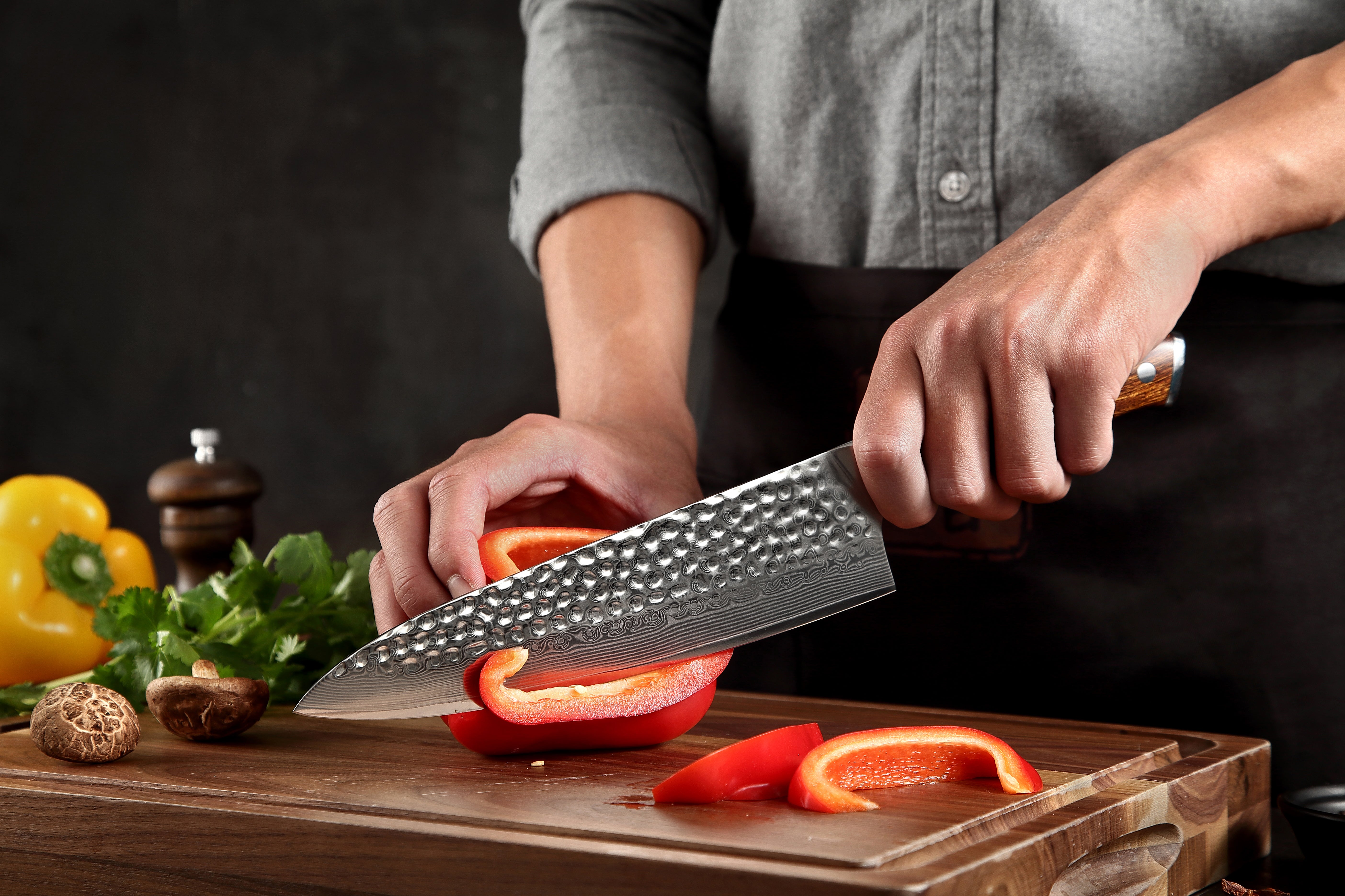 8" Damascus Steel Chef Knife - Natural Desert Ironwood Handle Edition